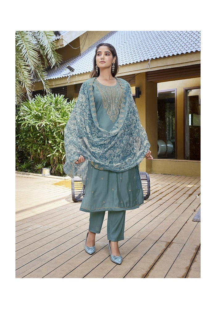 Malishka Export طقم كورتا بنطلون مزين بالتطريز من الفيسكوز للنساء - Image 5